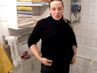 husband_shoots_wifes_shitting_on_a_camera_6.jpg